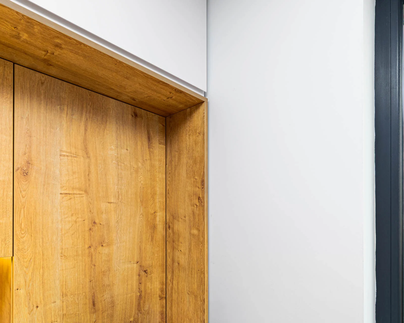 Bucătărie modernă din MDF alb 210 — poza 6
