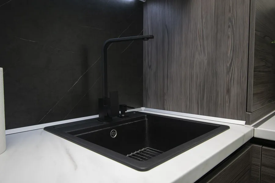 Bucătărie modernă din MDF furniruit 126 — poza 12