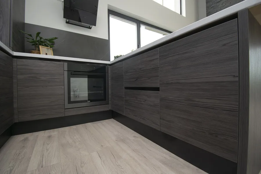 Bucătărie modernă din MDF furniruit 126 — poza 15