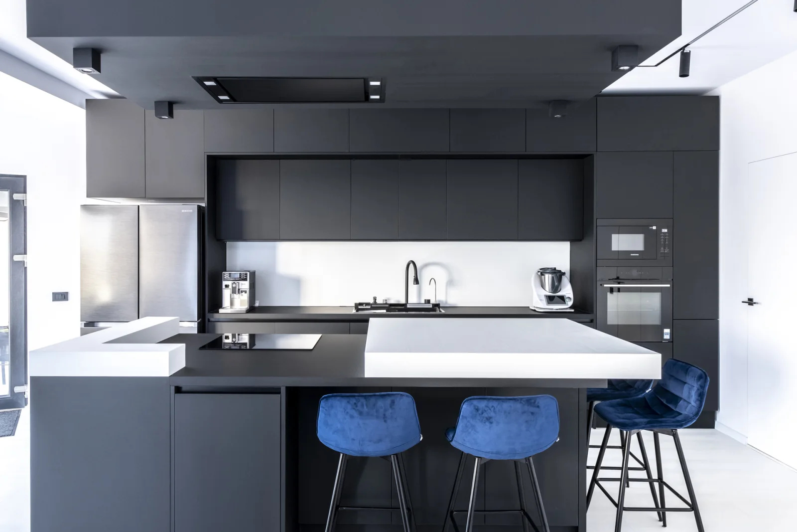 Bucătărie modernă MDF vopsit 229 — poza 1