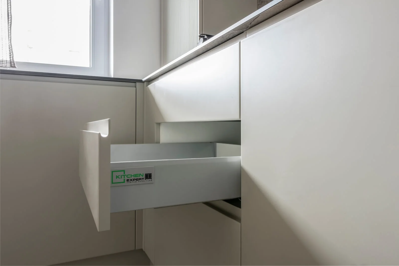 Bucătărie modernă MDF vopsit 242 — poza 6