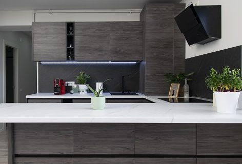 BUCĂTĂRIE MODERNĂ DIN MDF FURNIRUIT 126